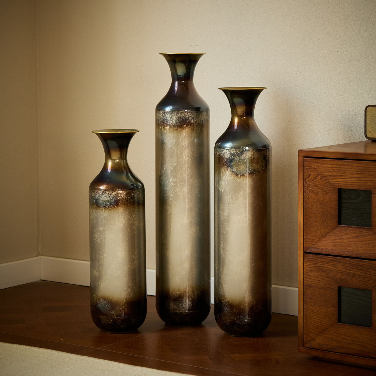 Modern Droplet Shaped Floor Vase Set, Glazed Metal Decorative Vases 3 Piece Home Accent For Living Room - Gold / White