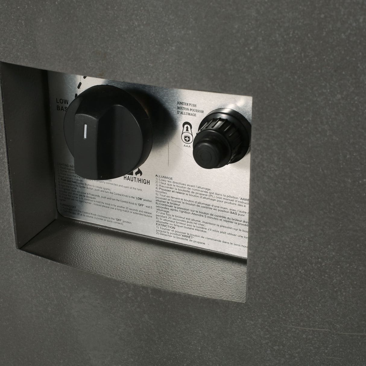 Round Iron Fire Pit With 40,000 Btu