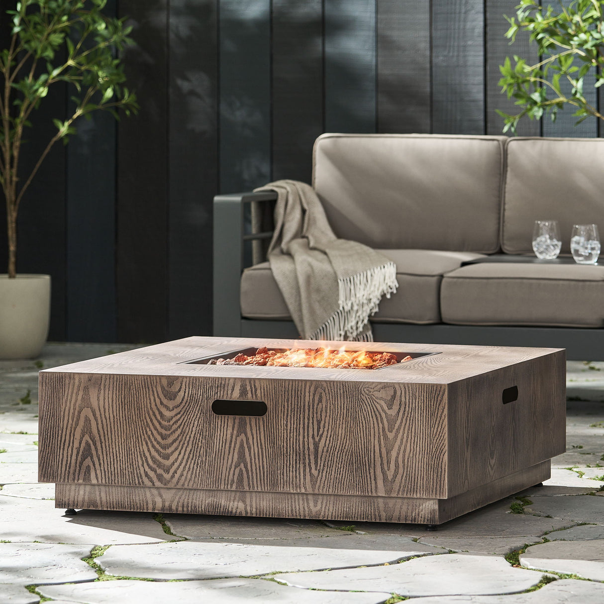 Wellington Square Iron Fire Pit With Wood Pattern Design And 50,000 Btu Output