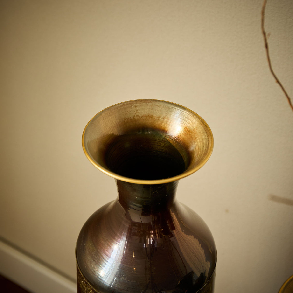 Modern Droplet Shaped Floor Vase Set, Glazed Metal Decorative Vases 3 Piece Home Accent For Living Room - Gold / White