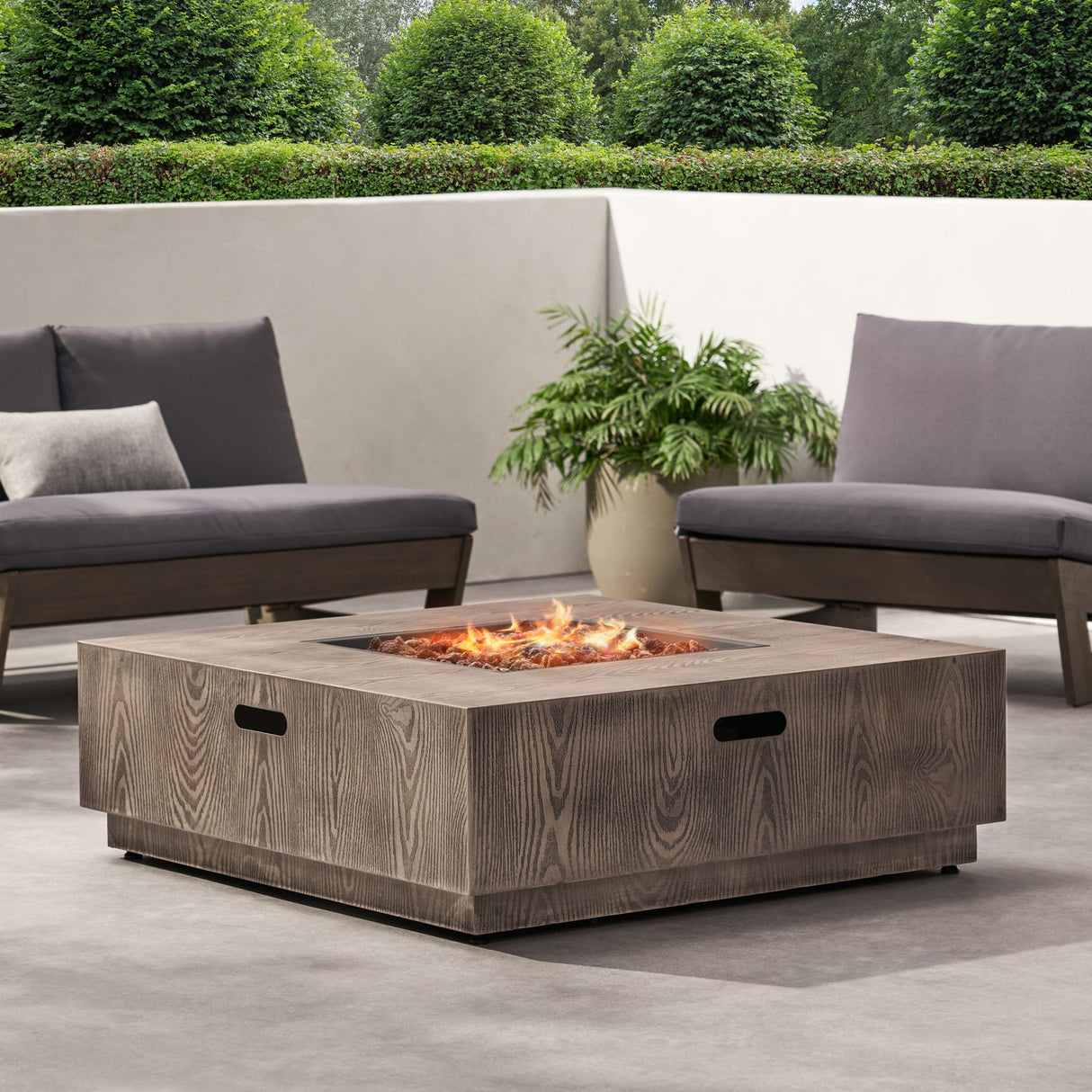 Wellington Square Iron Fire Pit With Wood Pattern Design And 50,000 Btu Output
