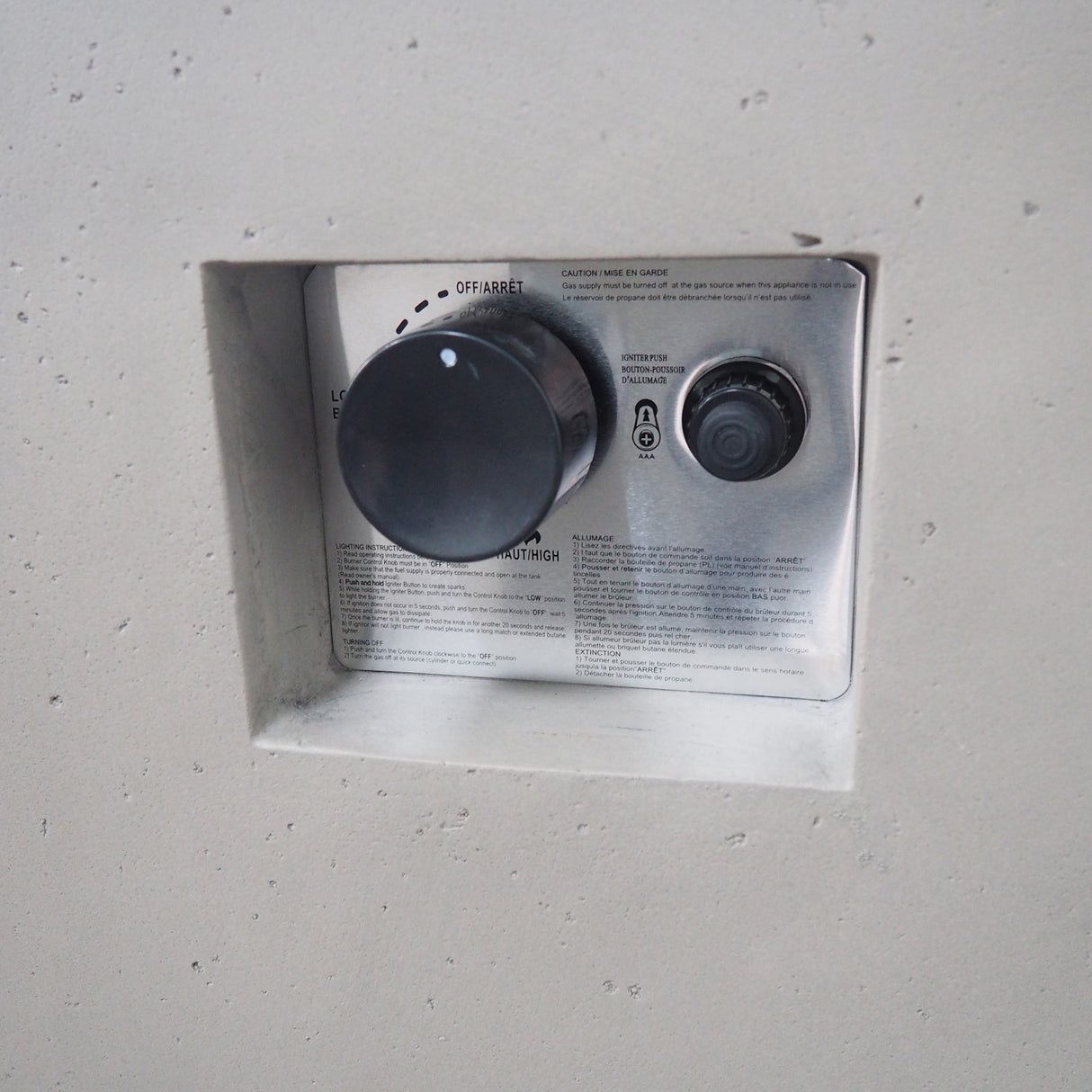 Outdoor Patio Square Gas Burning Concrete Fire Pit 40,000 Btu