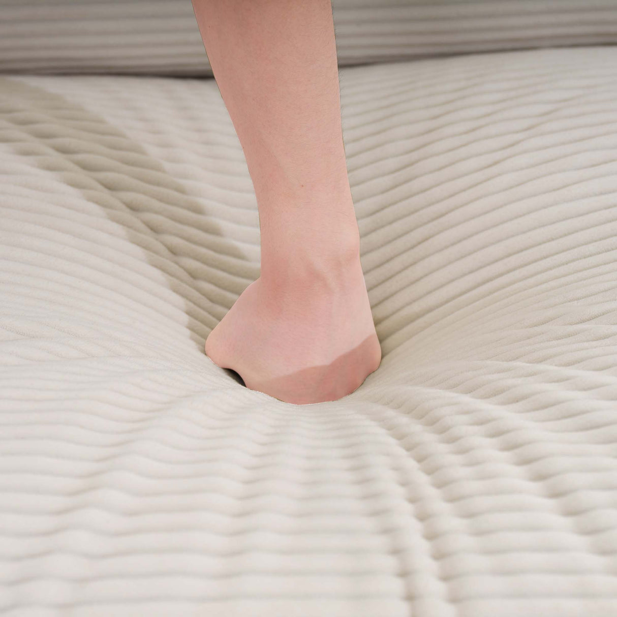 Classic Modern Comfortable Single Chair Deep Seat Sofa With Footstool