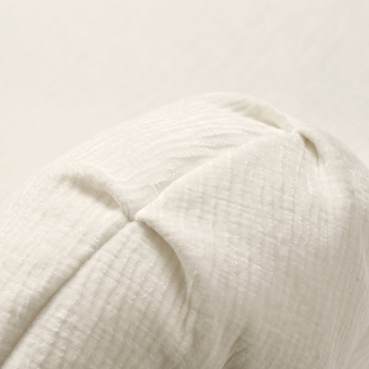 Extra Large Sectional Sofa Soft Fabric Upholstery, Elegant Curved Design With 3 Round Cushions, High - Resilience Foam For Ultimate Comfort - Beige